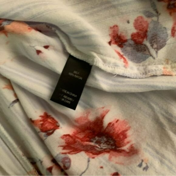 Red by BKE womens blue and white striped short sleeve top with Fred flowers -L - Picture 6 of 9